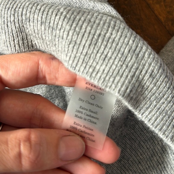 Everlane Gray 100% Cashmere Crew Neck Long Sleeve Sweater XS Classic Capsule - Picture 5 of 9